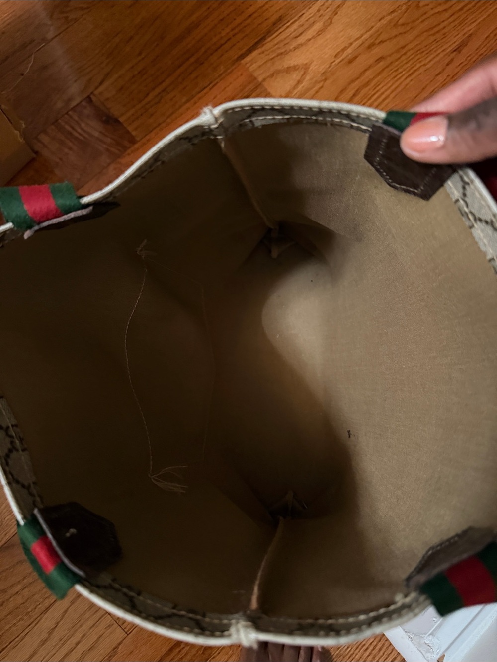 Vintage Gucci Tote - Picture 6 of 10